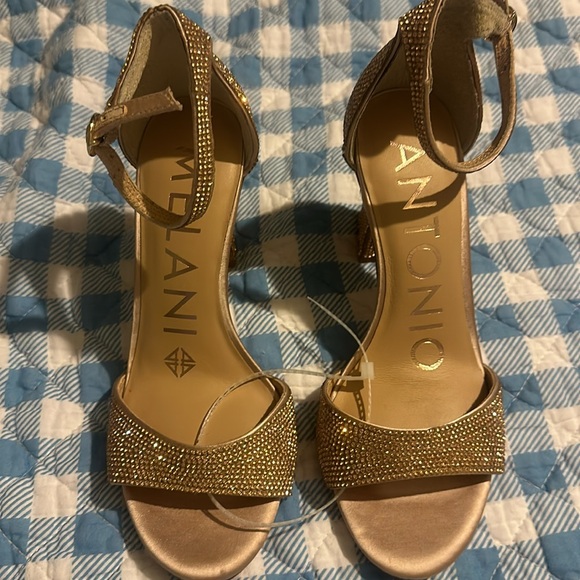 Antonio Melani
Blaire Rhinestone Embellished Hotfix Dress Sandals Dusk Sand - Picture 4 of 12